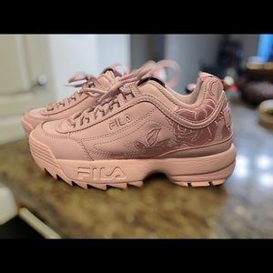 Bubble gum pink Fila shoes. Rarely worn. Look new